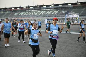 BIB: 150177, 0016
                            <button type="button" onclick="openModal(10466194)" class="btn btn-primary btn-sm float-right btn-popup" data-toggle="modal" data-target=".modal-high-quality">
                        <i class="fas fa-shopping-cart"></i> Add to Cart
                    </button>
                                            <button type="button" onclick="isThisMe(10466194, true)" class="btn btn-success btn-sm float-right btn-popup btn-isme hidden" data-toggle="tooltip" data-placement="bottom" title="นี่คือรูปของคุณใช่ไหม คลิกที่นี่เพื่อเอาเข้าอัลบั้ม">
                        <i class="fas fa-plus"></i> Add to album
                    </button>
                    <button type="button" onclick="isThisMe(10466194, false)" class="btn btn-warning btn-sm float-right btn-popup btn-isnotme hidden">
                        <i class="fas fa-ban"></i> Remove from album
                    </button>